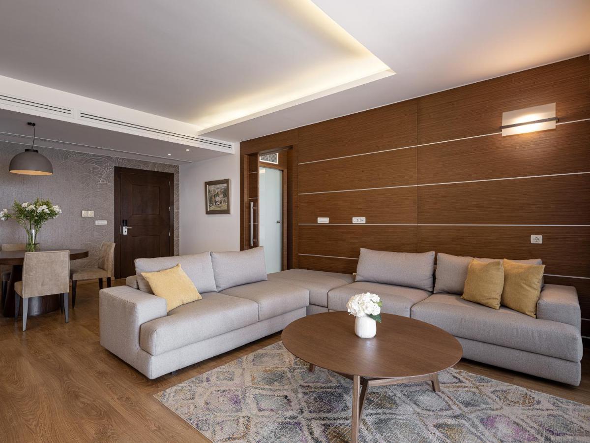Imperial 2-Bedroom Suite Waterfront